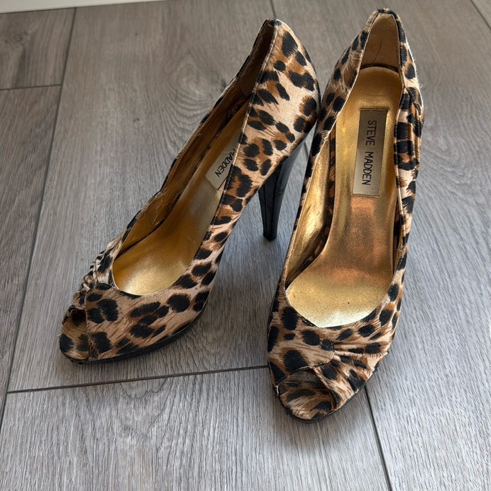 Steve Madden leopard print heels